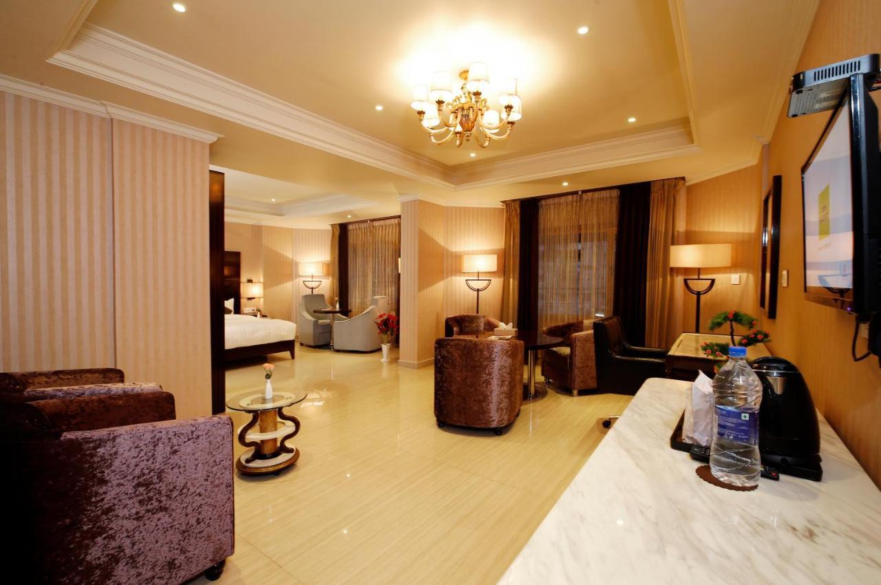 Hotel Park Residency Nilambur ภายนอก รูปภาพ