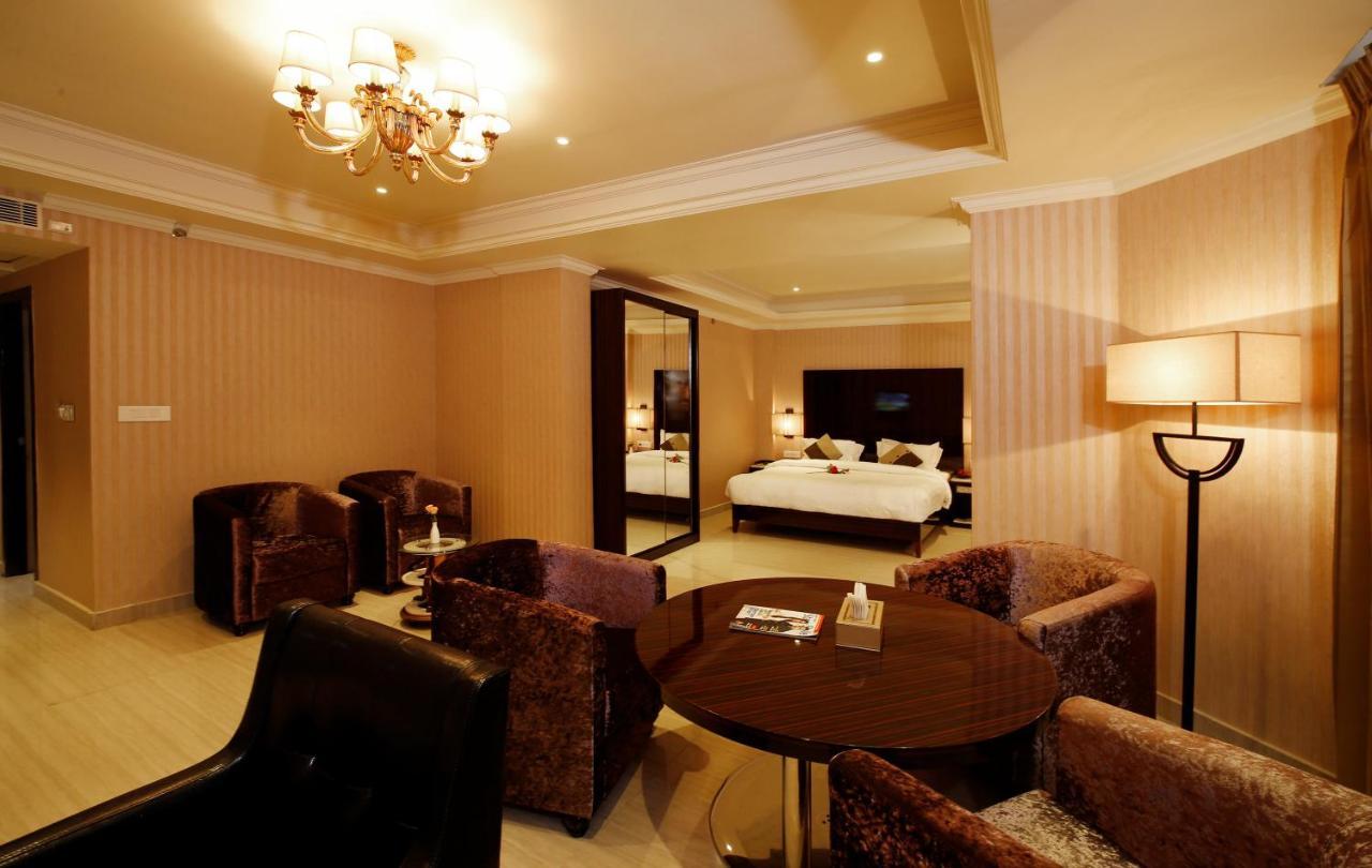 Hotel Park Residency Nilambur ภายนอก รูปภาพ