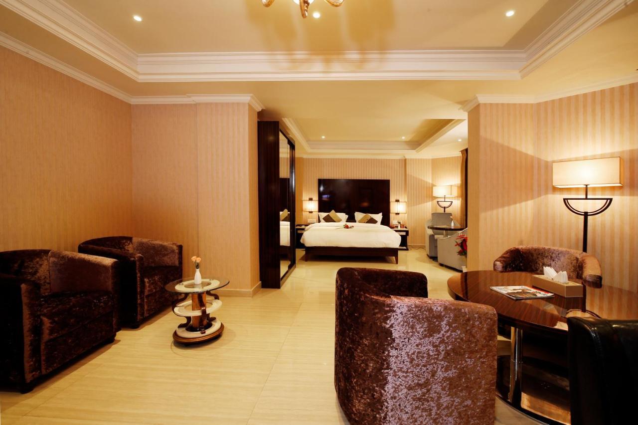 Hotel Park Residency Nilambur ภายนอก รูปภาพ