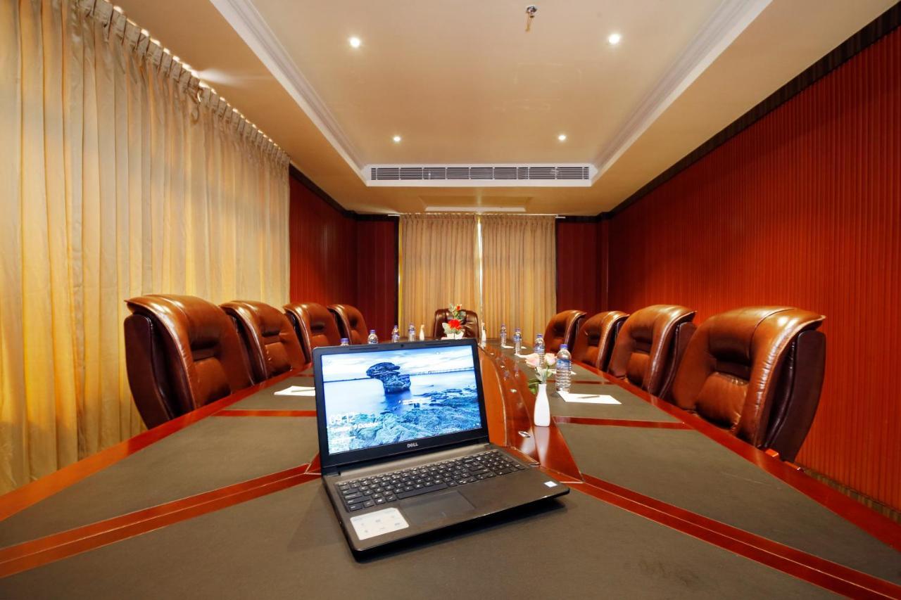 Hotel Park Residency Nilambur ภายนอก รูปภาพ