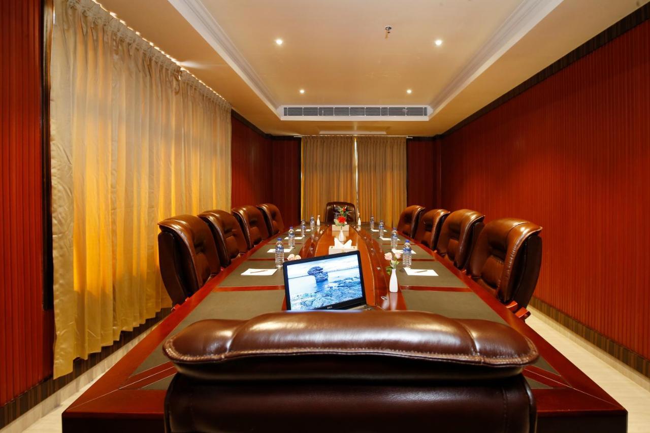 Hotel Park Residency Nilambur ภายนอก รูปภาพ